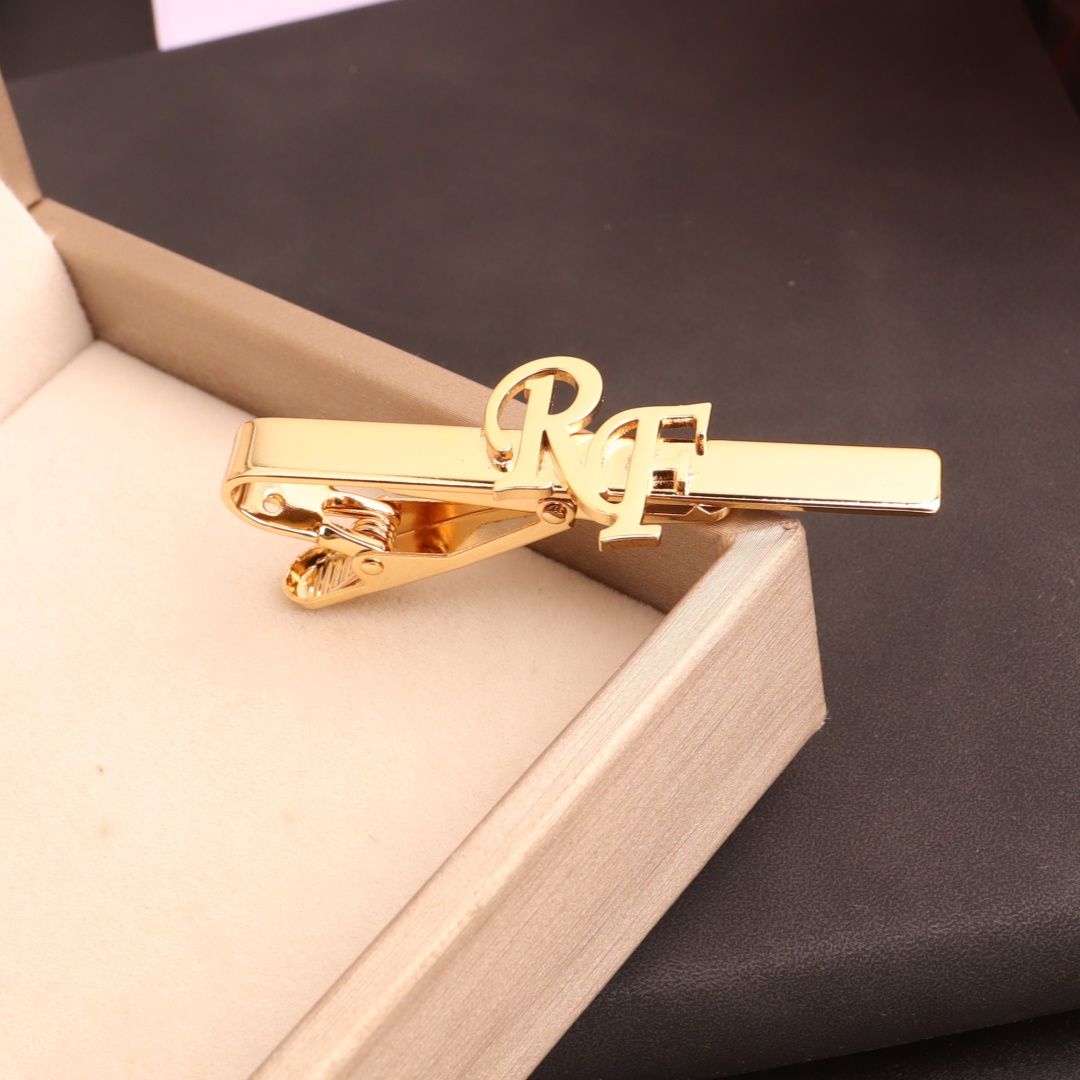 Men'S Grooming Gifts - Custom Initial Tie Clip for Groom